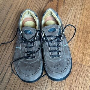 Clarks Women's Gray and Black Sneakers